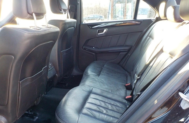 Mercedes-Benz Klasa E cena 25900 przebieg: 305787, rok produkcji 2015 z Łochów małe 667